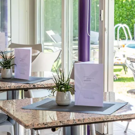 Smart-hotel Minusio, A Swiss Quality Готель